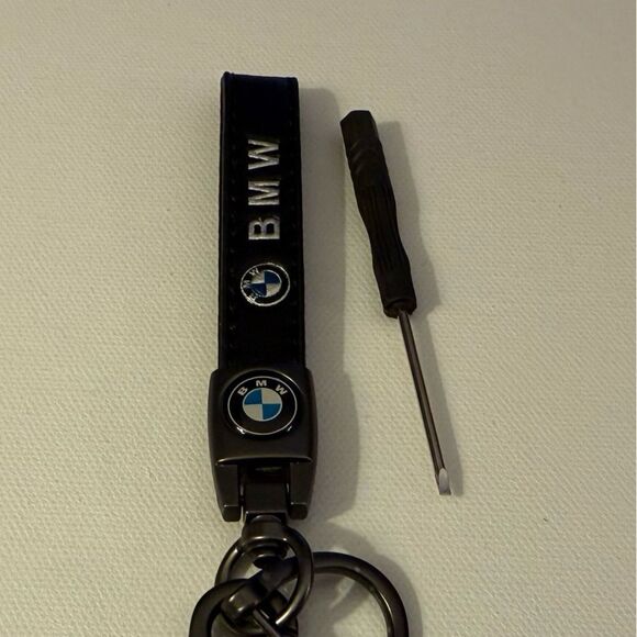 BMW Key Fob Keychain in Black Leather with Logo NWT - Picture 2 of 4